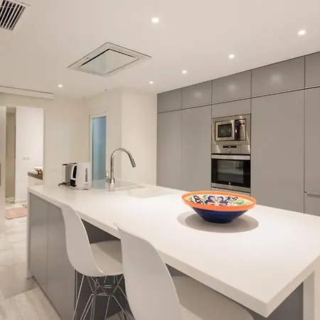 Playas Del Duque, Puerto Banus, Golf .playa Y Compras Marbellac