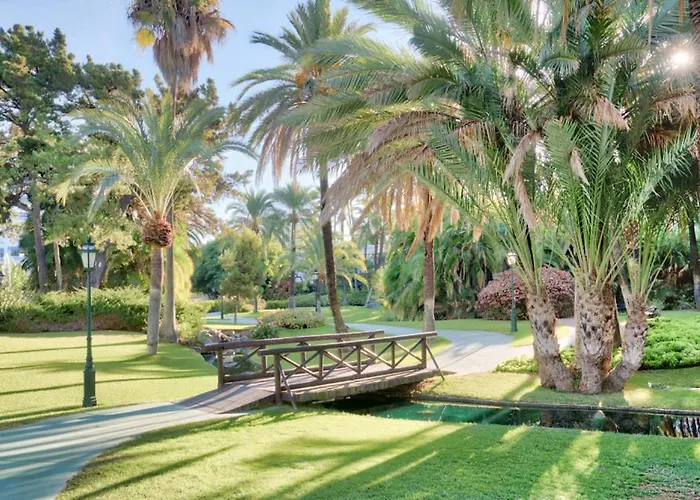 Playas Del Duque, Puerto Banus, Golf .playa Y Compras 마르베야